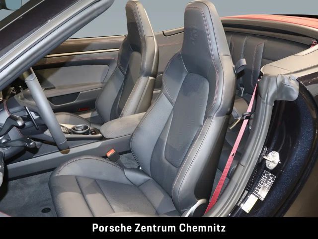 Porsche 992 Cabrio Carrera GTS