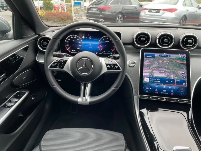 Mercedes-Benz C 180 AVANTGARDE Sedan