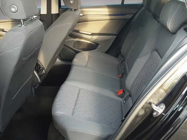 Volkswagen Golf 1.5 eTSI Life