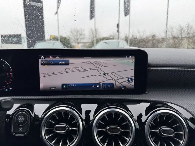 Mercedes-Benz A 180 A 180 d