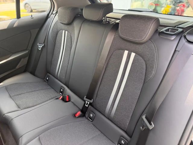 BMW 120 120i Sedan Sport Line