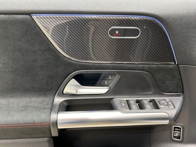 Mercedes-Benz GLA 200 AMG Line