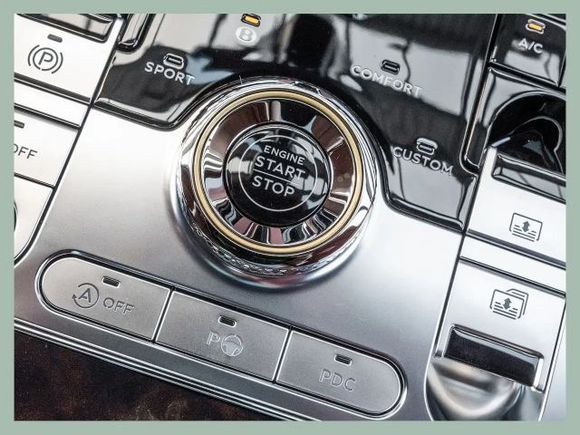 Bentley Flying Spur V8