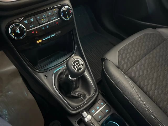 Ford Puma EcoBoost Titanium