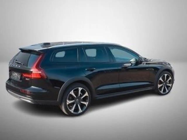 Volvo V60 Cross Country Ultimate