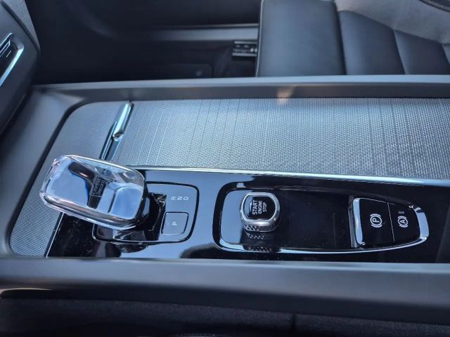 Volvo XC60 AWD Plus T6