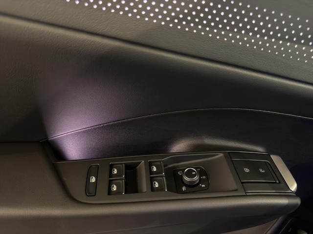 Volkswagen T-Roc 1.5 eTSI DSG R-Line