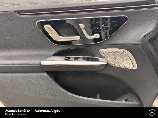 Mercedes-Benz EQE 300 Sedan