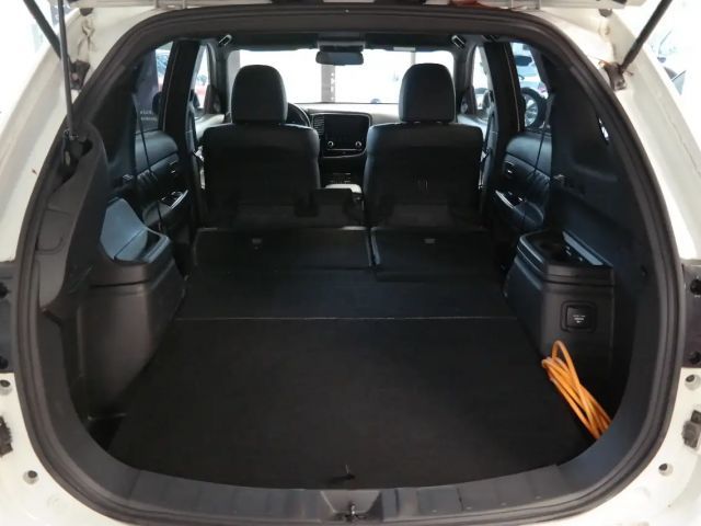 Mitsubishi Outlander +SHZ+STANDHEIZUNG+NAVI+LEDER+LENKRADHEIZ.+