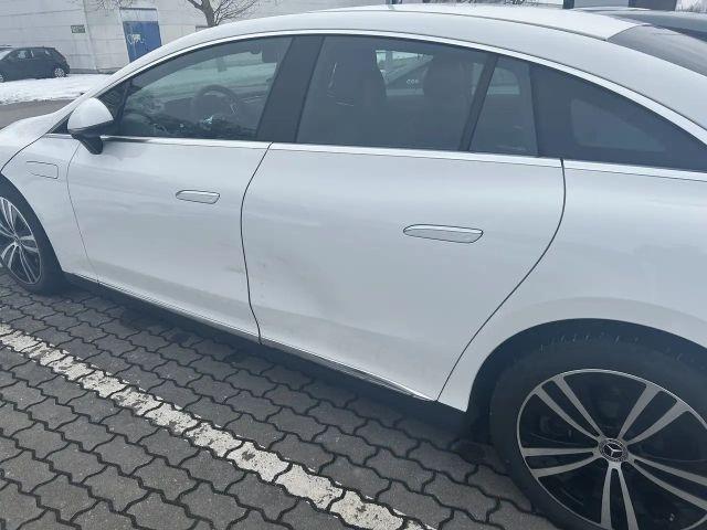 Mercedes-Benz EQE 300 Advanced Sedan