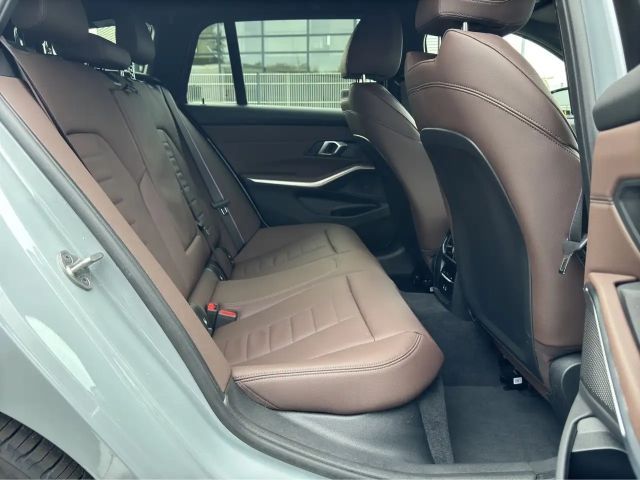 BMW 320 320d M-Sport Touring xDrive