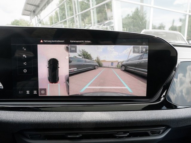 Audi A6 Avant Quattro S-Tronic