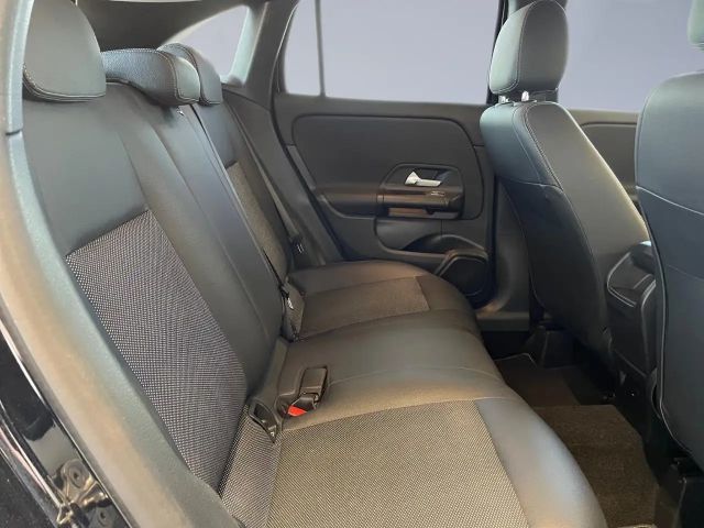 Mercedes-Benz GLA 180 GLA 180 d
