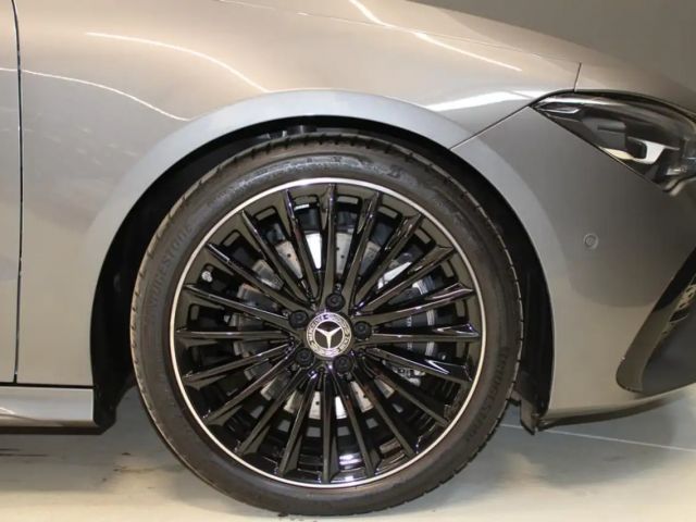 Mercedes-Benz CLA 200 AMG Line Coupé