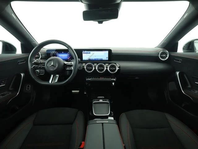 Mercedes-Benz CLA 200 AMG Line Shooting Brake