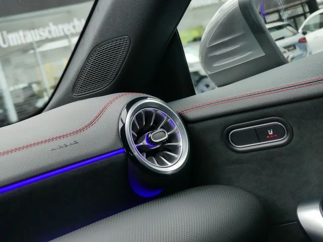 Mercedes-Benz CLA 200 AMG Line Shooting Brake