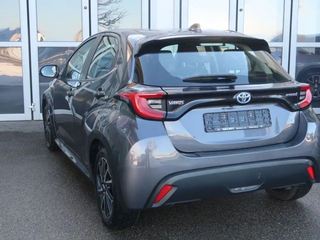 Toyota Yaris Hatchback Hybride Team D