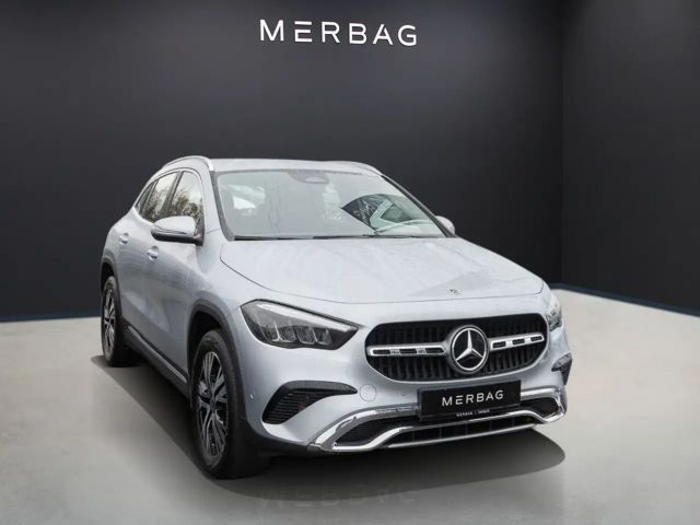 Mercedes-Benz GLA 180 ACC LED Navi SHZ Winterp. Fernlichtass.