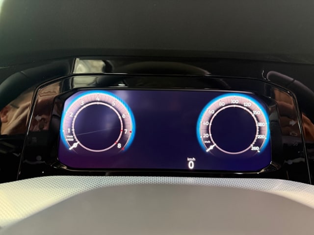 Volkswagen Golf 1.5 eTSI DSG Variant