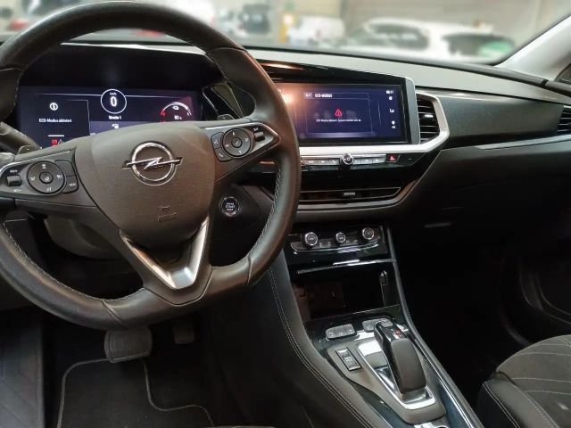 Opel Grandland X alle Extras LED Radar Leder