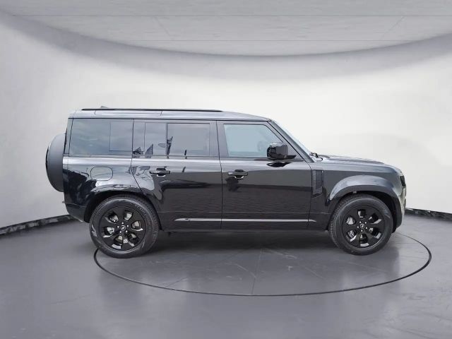 Land Rover Defender 110 D300 Dynamic SE