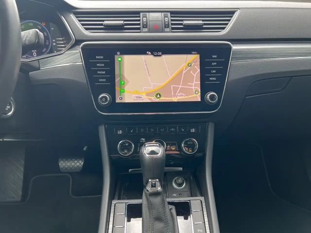 Skoda Superb 2.0 TDI Combi Style Style