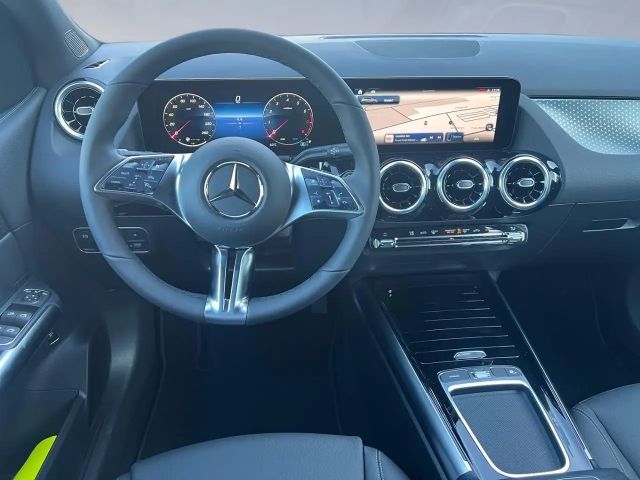 Mercedes-Benz B 200 Progressive Sedan