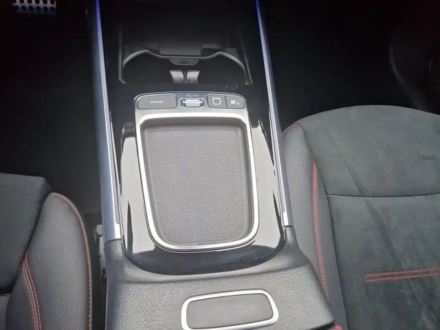 Mercedes-Benz GLA 180 AMG Line