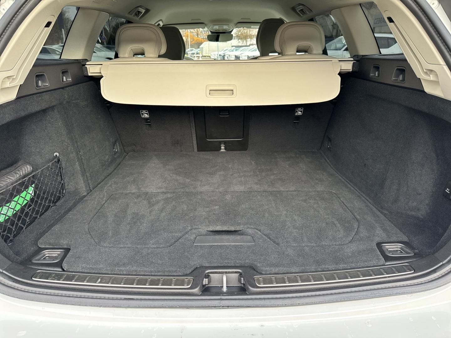 Volvo V60 AWD Dark Hybrid Plus Recharge