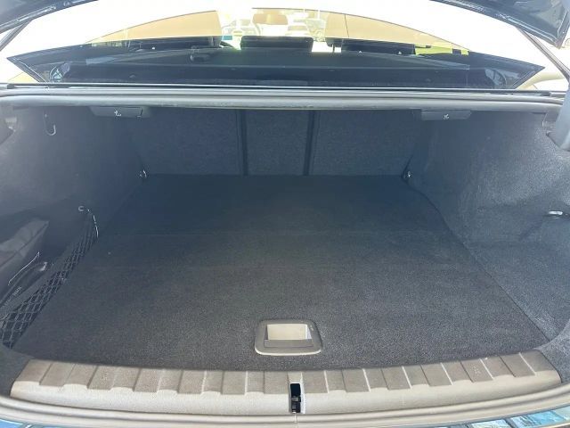 BMW 330 330e Sedan xDrive