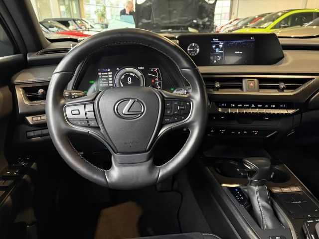 Lexus UX 250h Style Edition