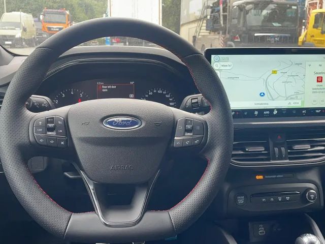 Ford Focus EcoBoost ST Line