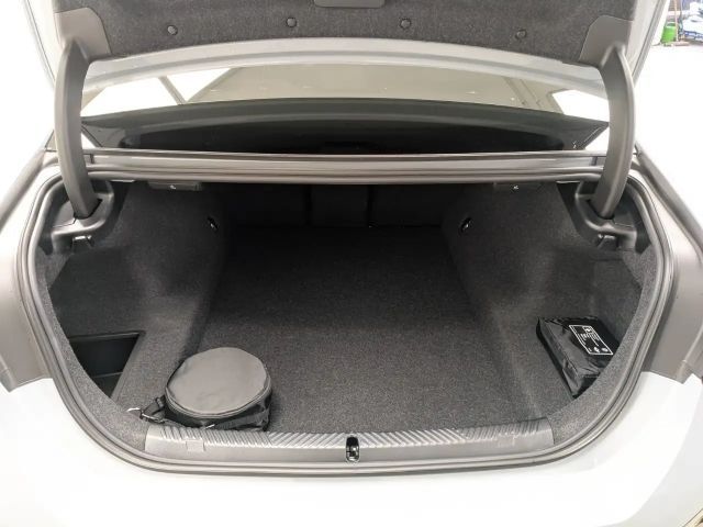 BMW 520 520d M-Sport Sedan