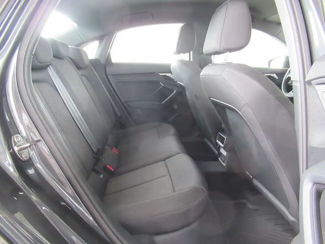 Audi A3 30 TFSI Sedan