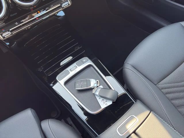 Mercedes-Benz A 180 Hatchback Progressive