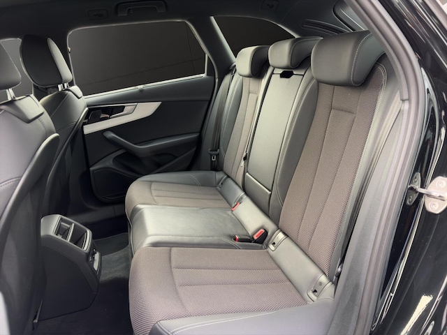 Audi A4 35 TDI Avant S-Line S-Tronic
