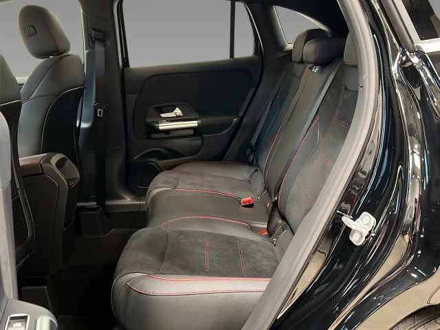 Mercedes-Benz GLA 200 AM+LED+Ambiente+CarPlay+TotW+AHK+360°