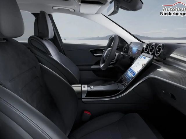 Mercedes-Benz C 200 AMG Line Sedan