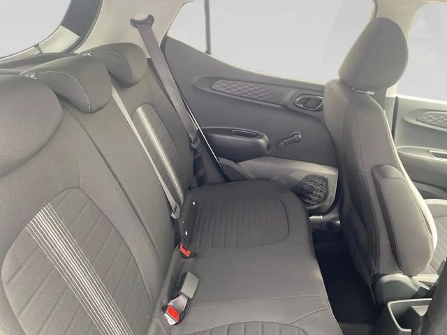 Hyundai i10 GO Plus 1,0 MT a5bu1 Schwarzes Dach