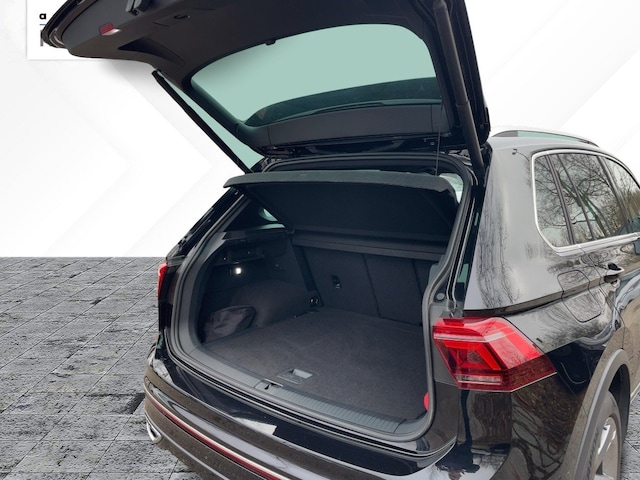 Volkswagen Tiguan 4Mot. AHK DCC LederMatrix Pano 360