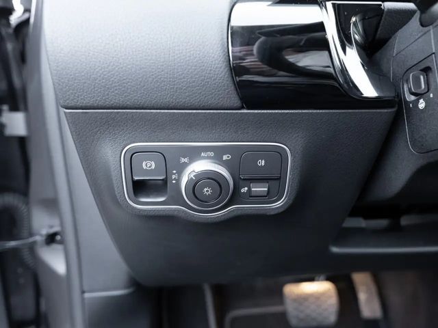 Mercedes-Benz B 180 Progressive