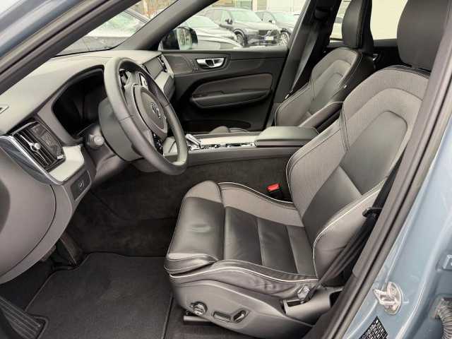 Volvo XC60 AWD Dark Plus