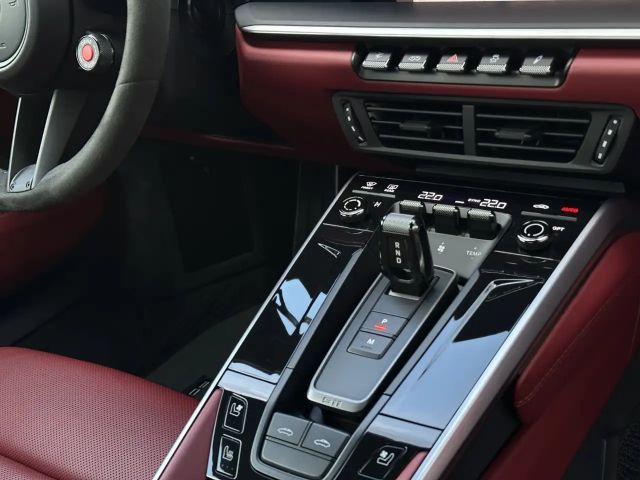 Porsche 992 4 Cabrio GTS Targa