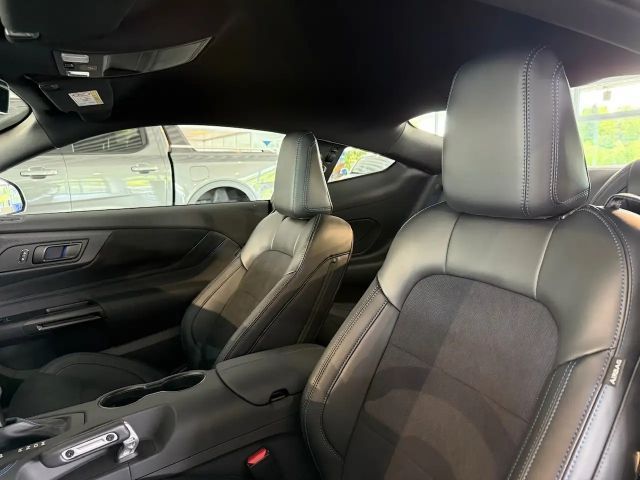 Ford Mustang Fastback GT 5.0 V8