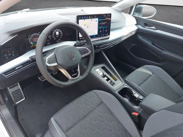 Volkswagen Golf 1.5 eTSI DSG