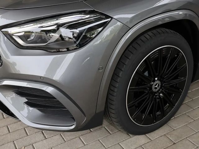 Mercedes-Benz GLA 200 AMG Line