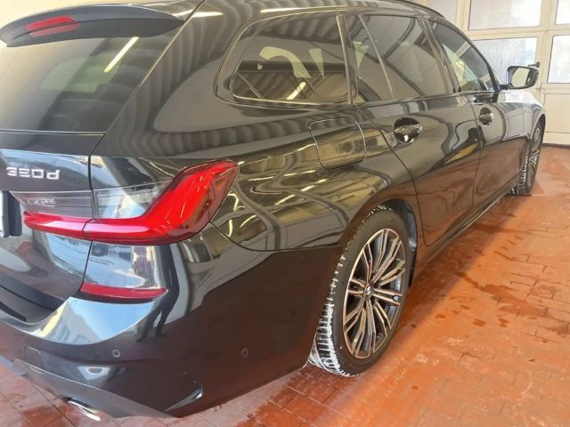 BMW 320 320d M-Sport Touring