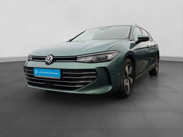 Volkswagen Passat 1.5 eTSI Business Variant