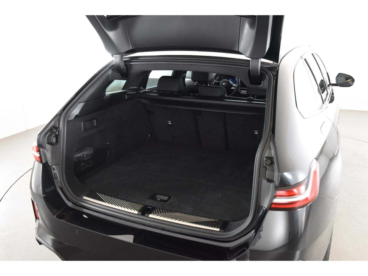 BMW 540 540d M-Sport Touring xDrive