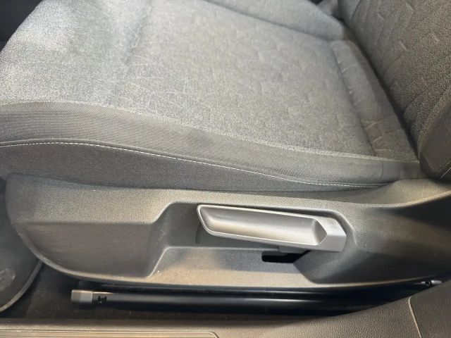 Volkswagen Golf 1.5 eTSI DSG Move Variant